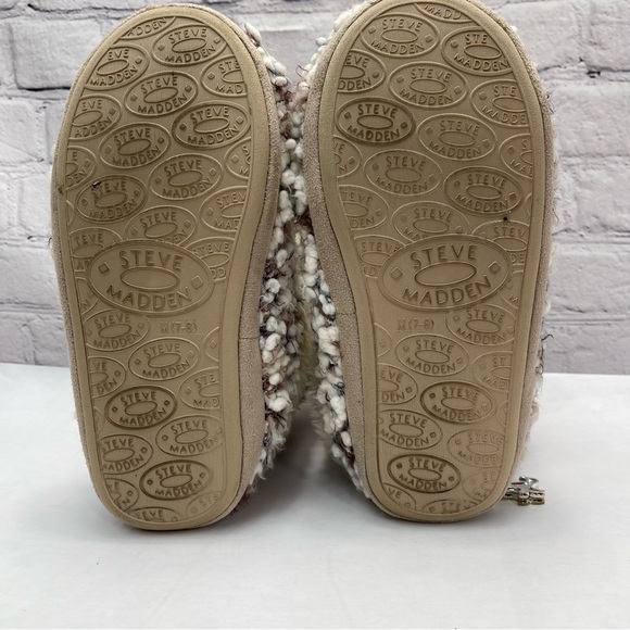 **SOLD**  YOU MISSED IT ! Steve Madden Chunky Knit Flat Boots M (7-8) - Picture 5 of 7